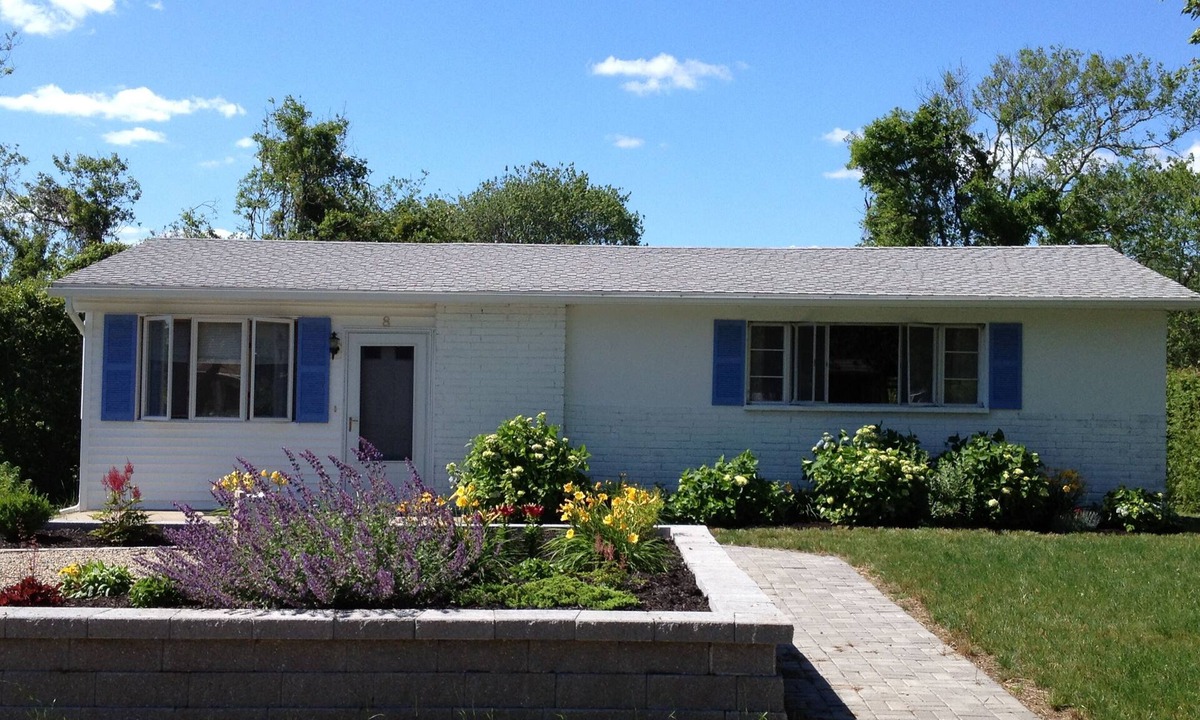 Weekapaug House | Prime Beach Location