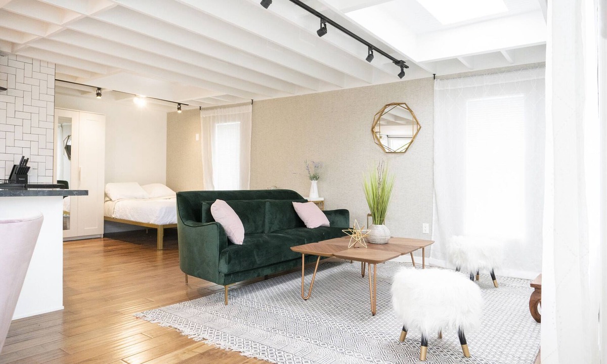 Pico - Robertson Apartment | Prime Beverly Hills Luxurious Unit