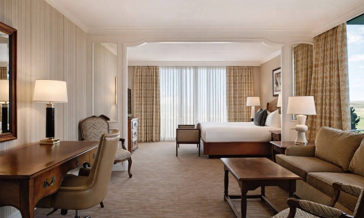 Cheyenne Hotel | Prime King | Little America | Pool, Garden Paths, Golf Access | 2 Units