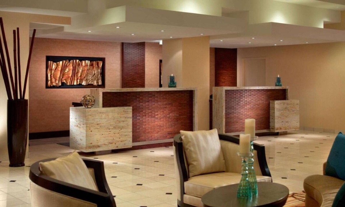 Nashville Hotel | Prime Location, Explore Opry & Nashville's Best Spots, Pool, Pets Are Welcome!