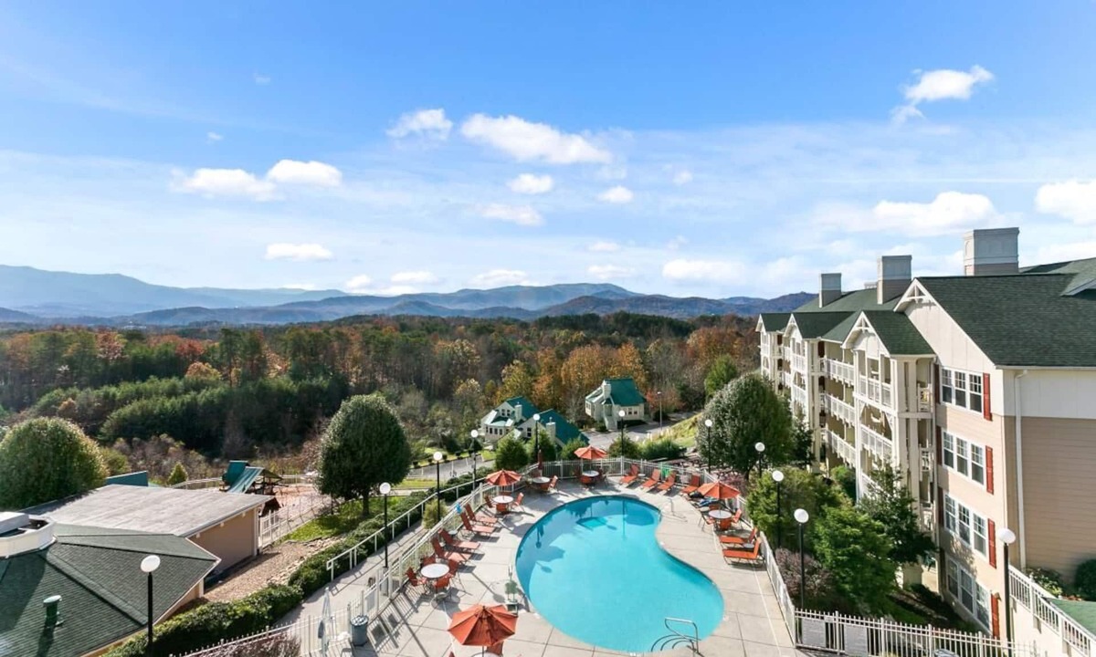 Pigeon Forge Resort | Prime Location! Great 2BR Unit, Kitchen, Pool