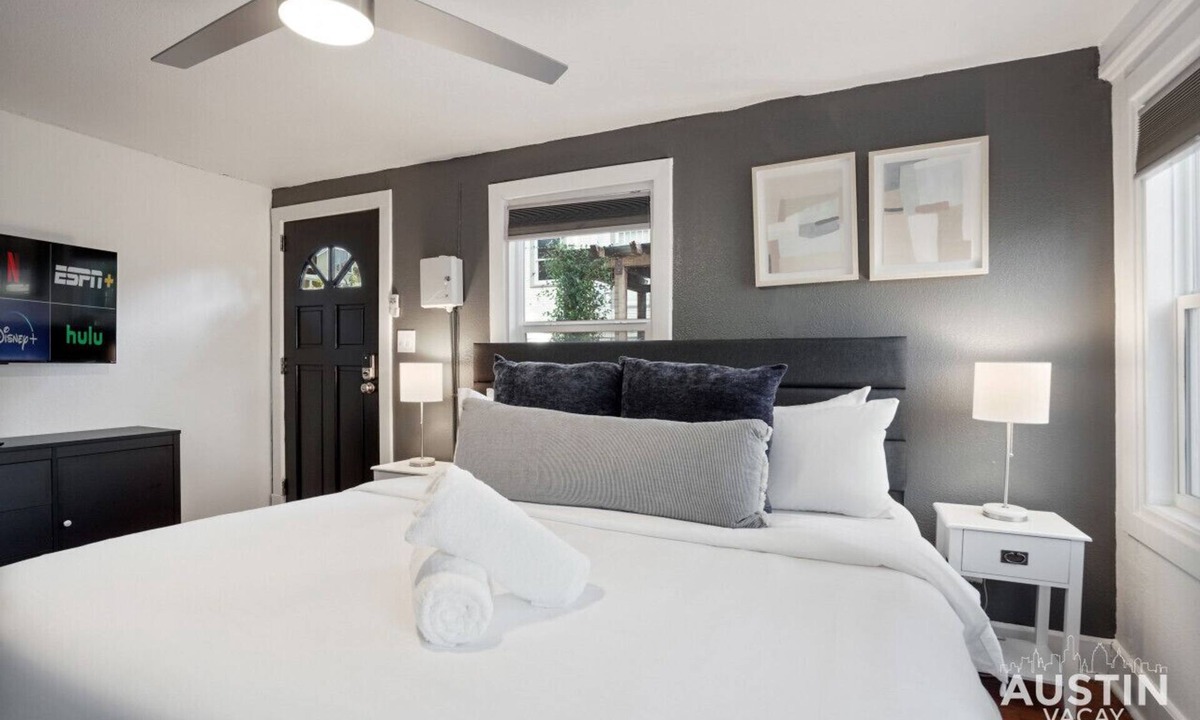 Clarksville House | Prime Location w King Accommodations Near Downtown