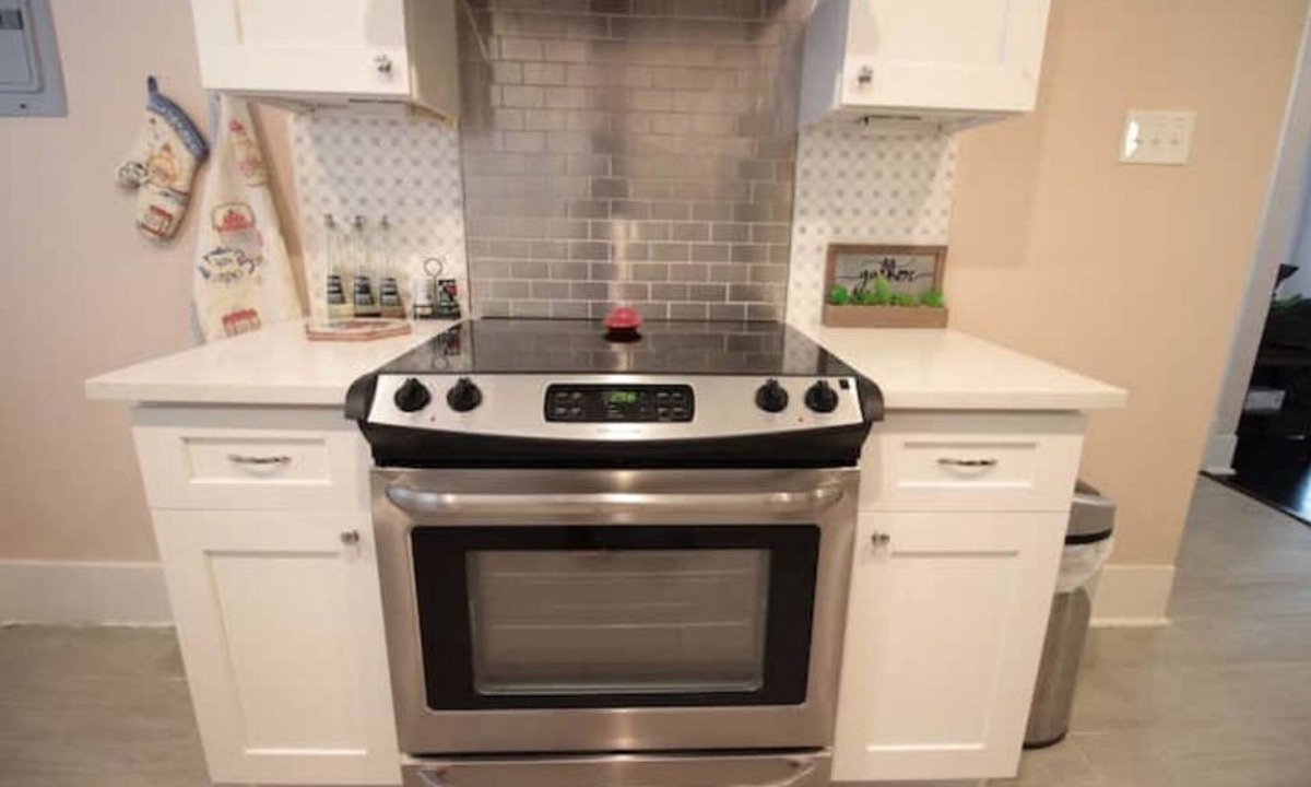 Mahncke Park House | Prime Location, Walk to All Best Known Attractions