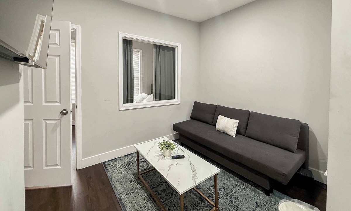 Southwark Apartment | Prime Philly 2BR Apt | 4 Cozy Beds | Central Location