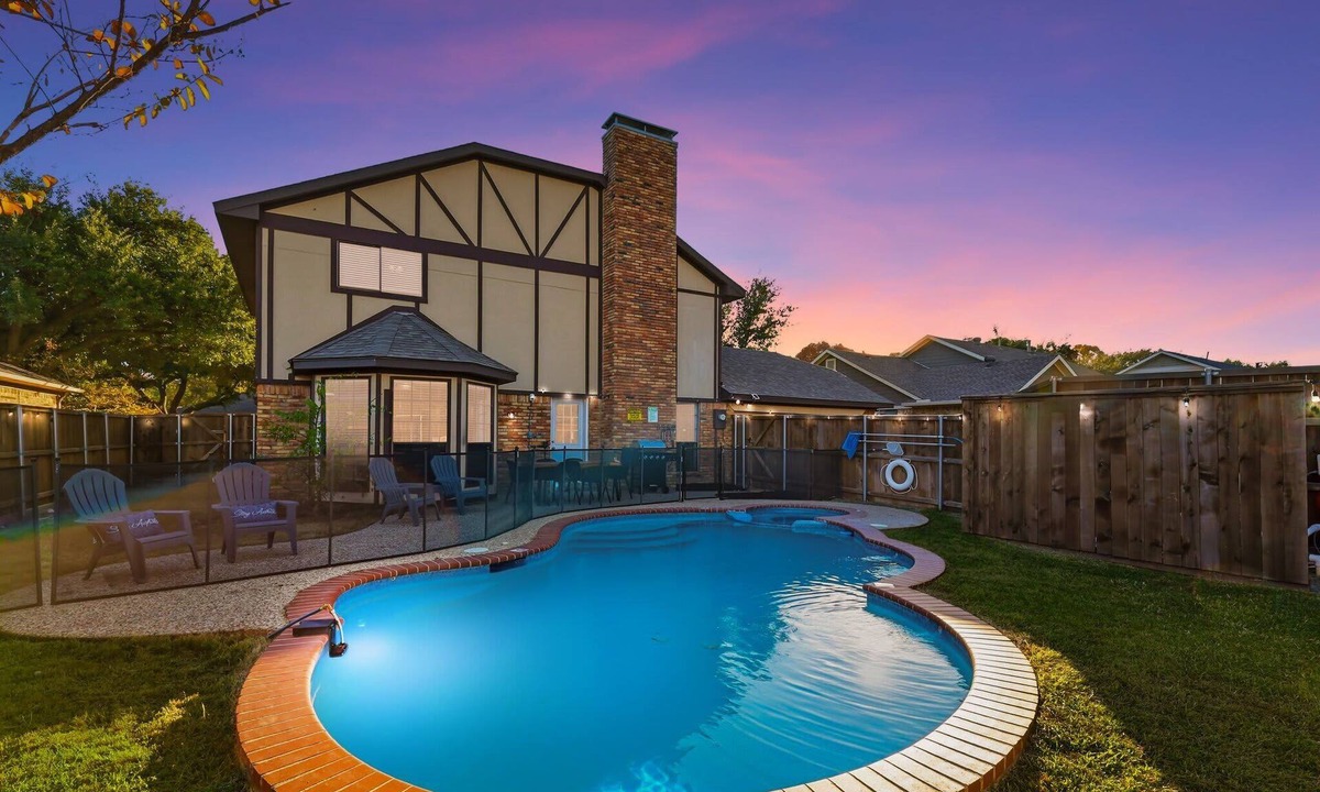 Plano House | Prime Plano 4BR Home with Pool, Arcarde, Ping-pong