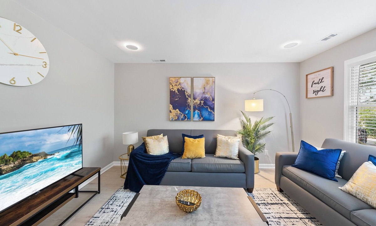 Southwest Raleigh House | Prime Raleigh Duplex Stay B