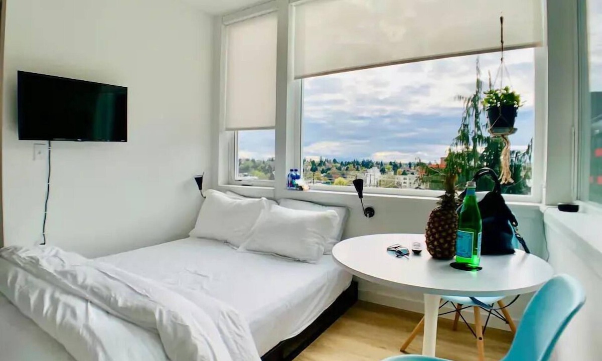 Roosevelt Hotel | Prime Roosevelt Contemporary Studio