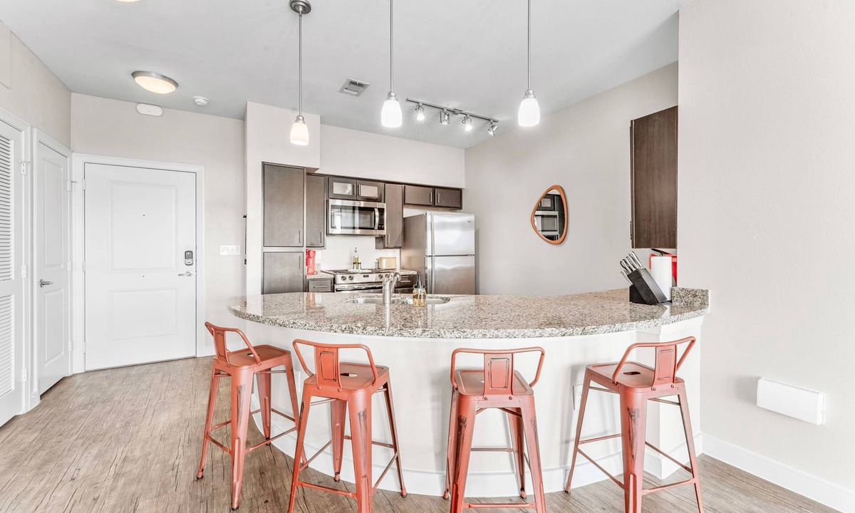 South Congress Apartment | Prime Soco 2BR King Suite w Gympickleballlaundry