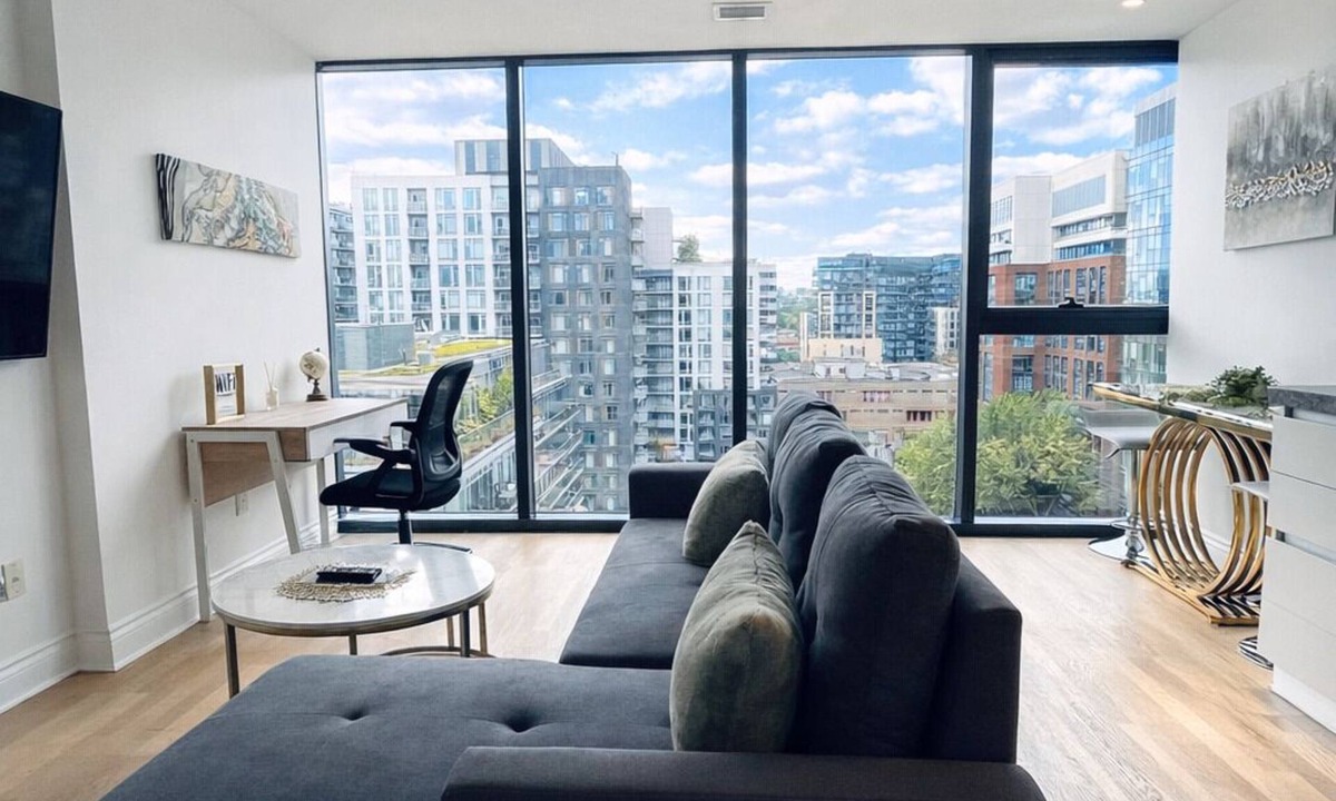 Fashion District Condo | Prime Toronto Condo | Walk to CN Tower, Rogers Centre & Nightlife