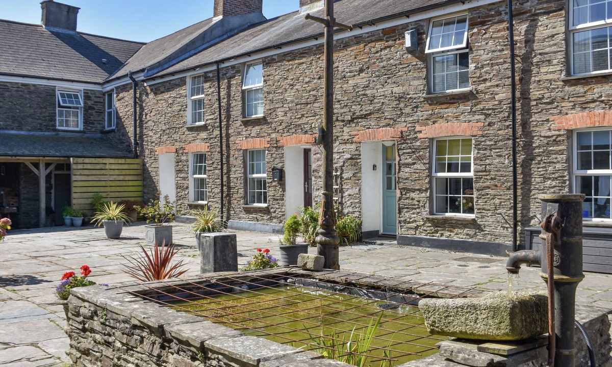 Edmonton Cottage | Primrose Cottage