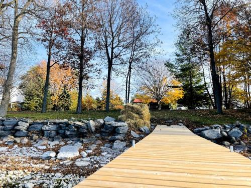 Cressy House | Prince Edward County Beachfront Retreat