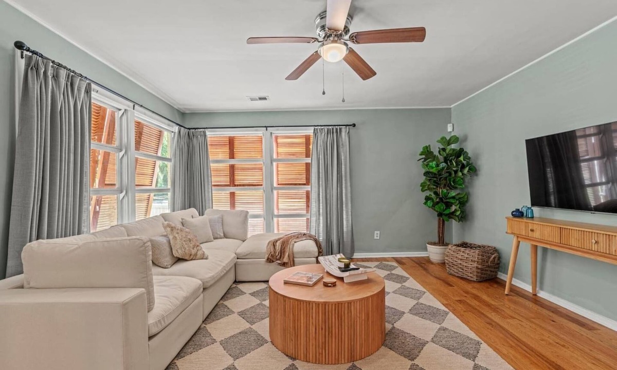 Historic District House | Prince of High Tides