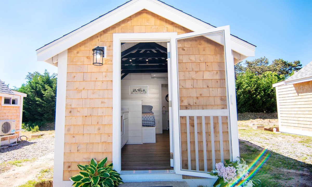 North Truro Hotel | Prince of Whales