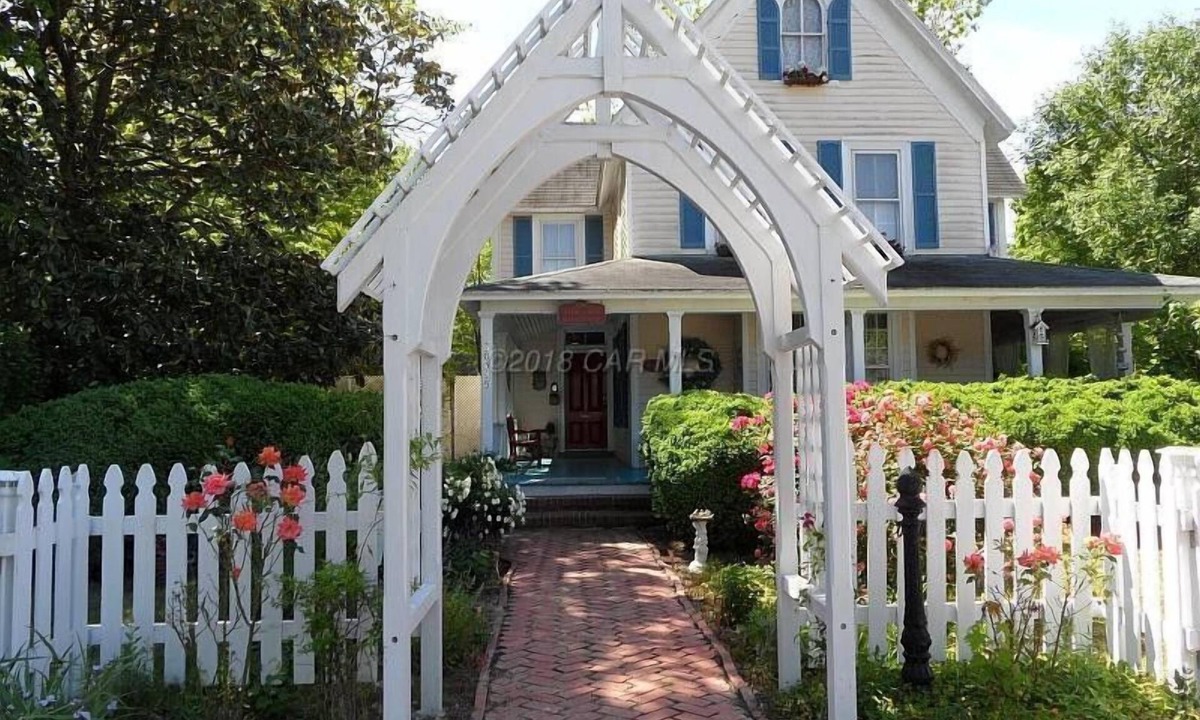 Princess Anne Bed & Breakfast | Princess Anne Book Lovers Inn