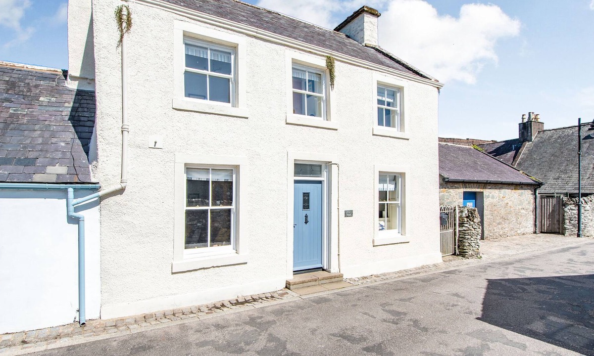 Whithorn Cottage | PRIORY WALK, pet friendly, with open fire in Whithorn