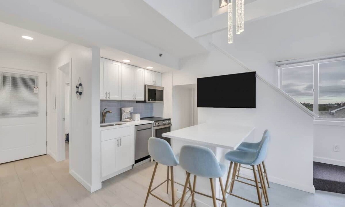 Napeague Apartment | Pristine 1BR w/loft, Corner Unit + Heated Pool