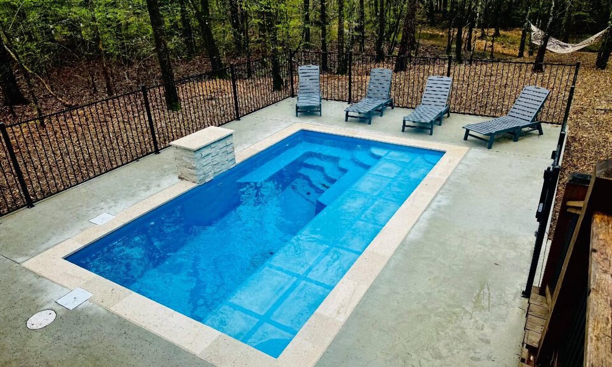 Broken Bow Cabin | Pristine Cabin | Hot Tub + Fire Pit + Space