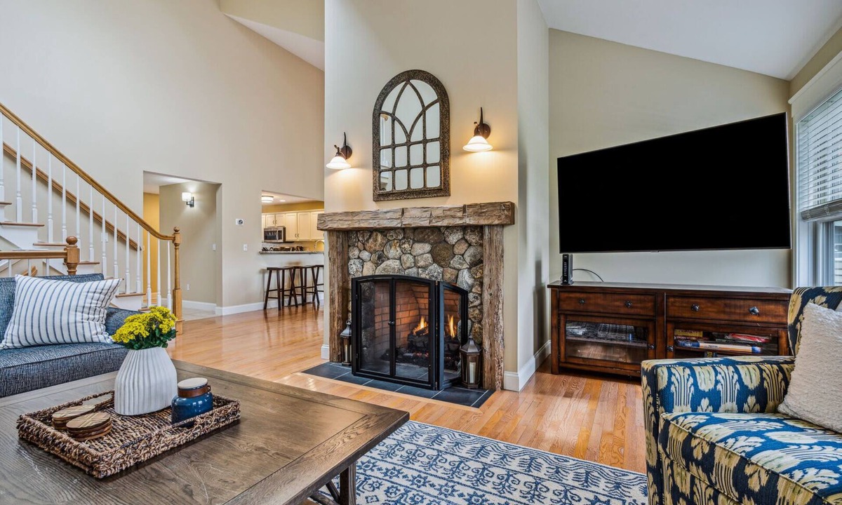 West Hartford Condo | Pristine Condo, Amazing Golf Views - Fox Hollow 8B