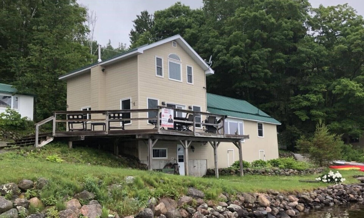 Cloyne House | Pristine Waterfront! Cabins at Bon Echo's Edge - main cabin