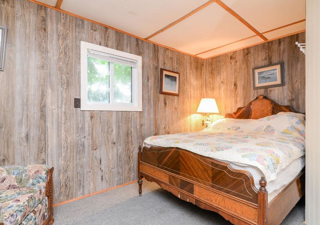 Cloyne House | Pristine Waterfront! Cottages at Bon Echo's Edge - Cottage #1