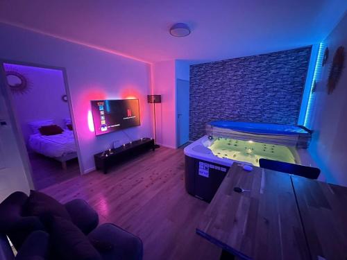 Patte d'Oie Apartment | Priv8Spa New Love Room Jacuzzi Privée