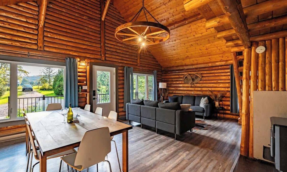 Saint-Leonard-de-Portneuf Cabin | Private Chalet with Hot Tub & Nature Trails