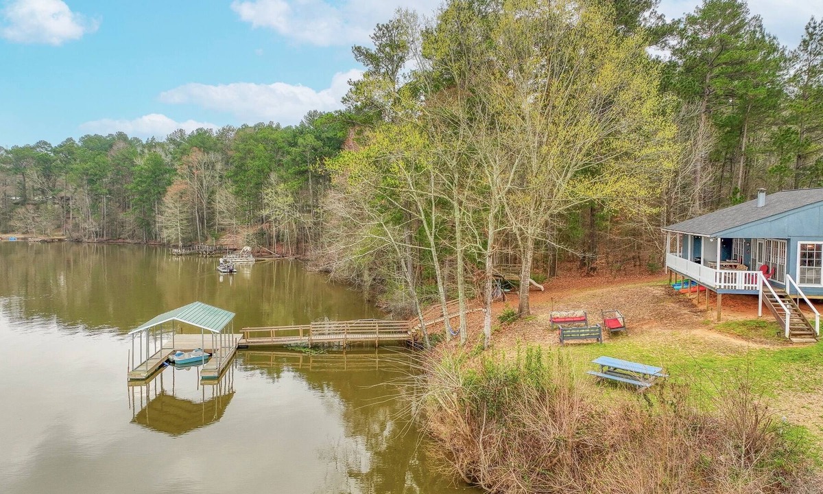 Milam Cottage | Privacy, incredible views, private boat dock, comfy beds and huge back porch!