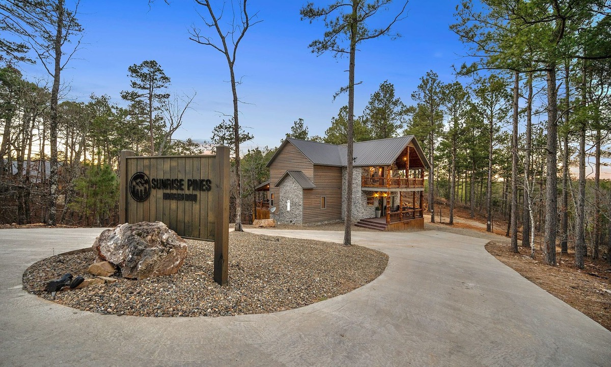 Broken Bow Cabin | Private 1.5 acre rustic cabin bordering the National Forest, full of luxury!