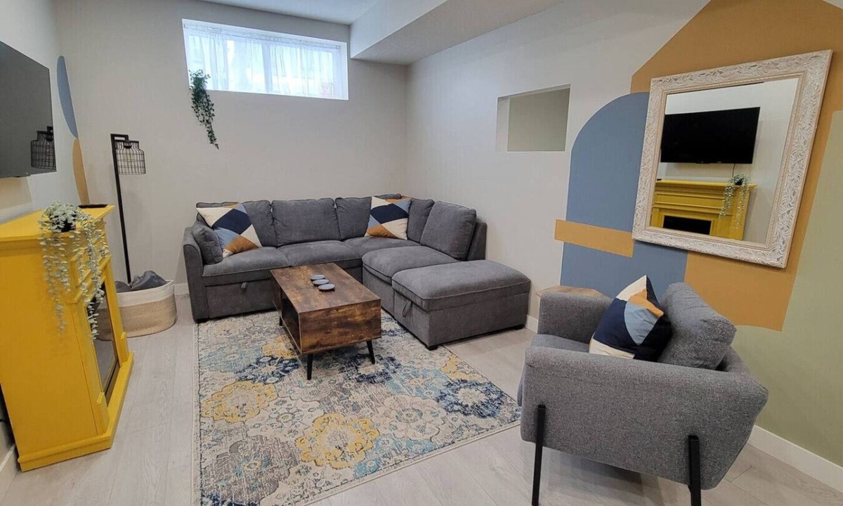 Southeast Calgary Condo | Private 1-bedrm Cozy Spacious Kitchenette Mahogany