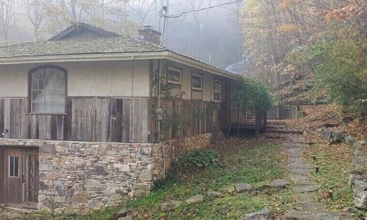 Independence Cottage | PRIVATE 150FT WATERFALL RIGHT OFF DECK! Rustic, Asian inspired.