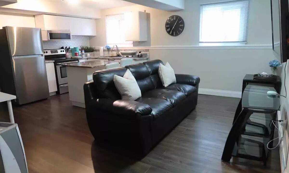St. Catharines House | Private 2 bedroom basement apt