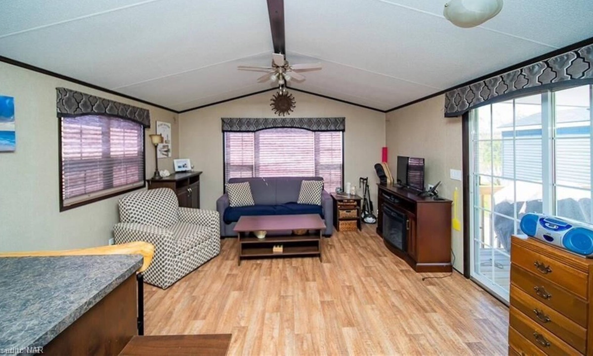 Virgil House | Private 2bdrm cottage in Vine Ridge Resort