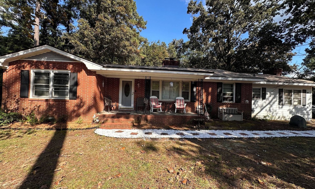 Raleigh House | Private 2BR, 2BA Duplex style home with Living Room Kitchenette