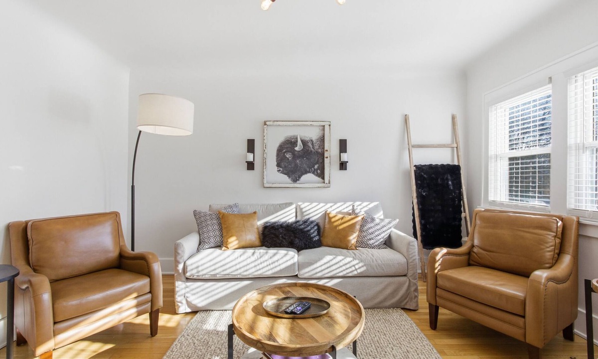 Ferndale Apartment | Private 2BR Ferndale Flat - Walk to Downtown!