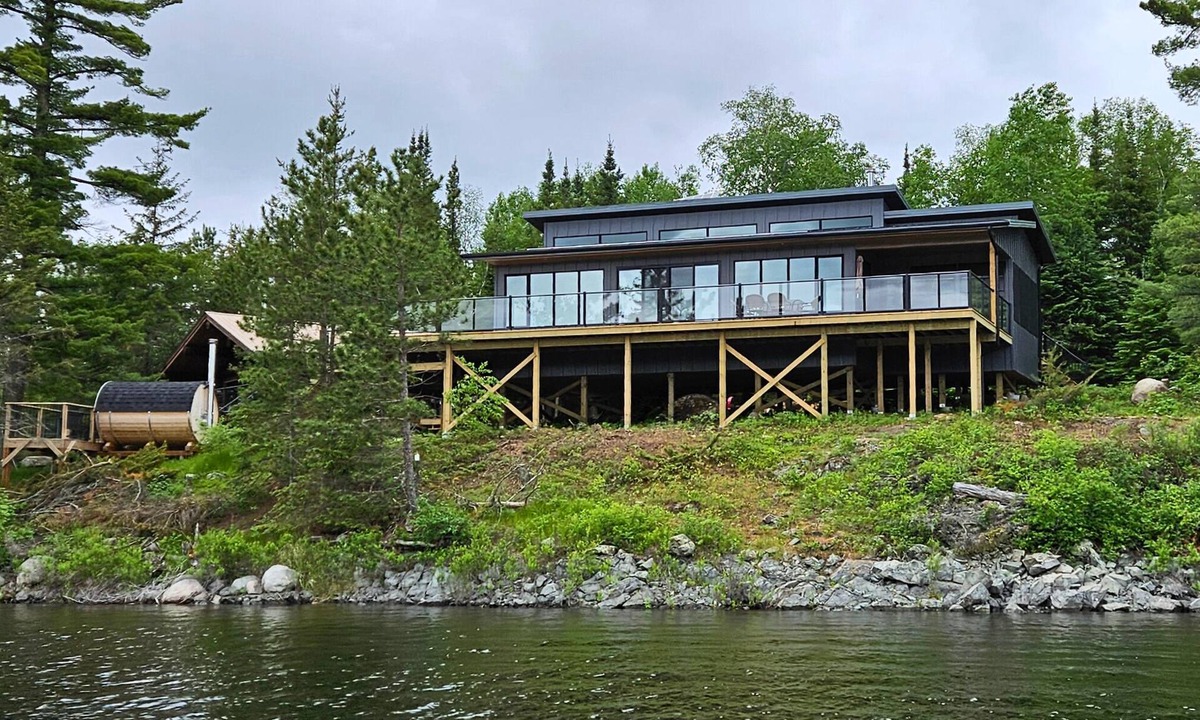 Sioux Narrows Nestor Falls House | Private 3.5 Acre King Island on Lake of the Woods