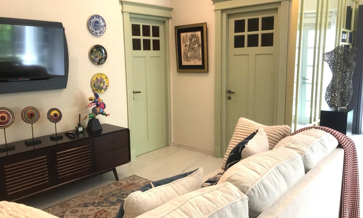Gatot Subroto House | Private 3 Bedroom House with Full Kitchen and Living Room