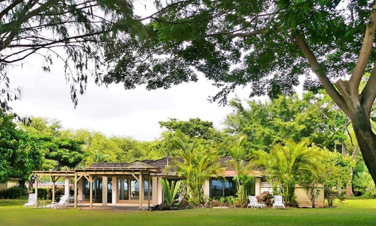 Waimea House | Private 3-Bedroom Oceanfront Home