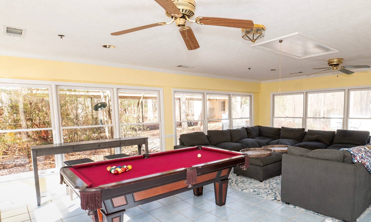 Hamilton House | Private 4BR Retreat Creek View Pool* & Pets