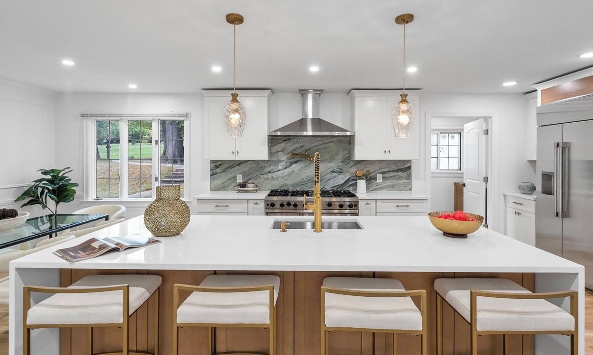 South Orange Villa | Private 8-bedroom Villa by NYC train