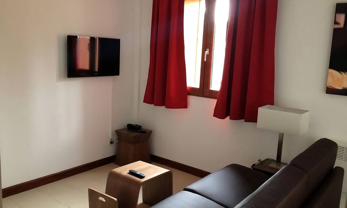 Valberg Hotel | Private accommodations! Soundproofed rooms + well equipped kitchen