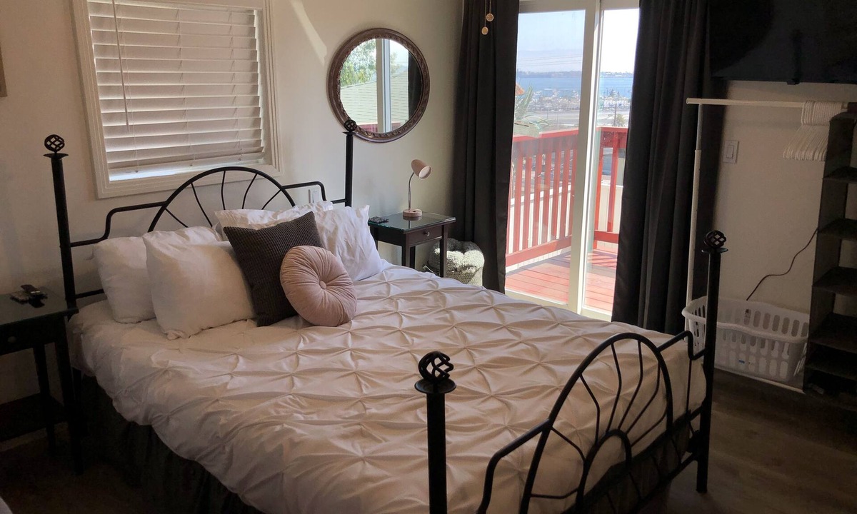 Middletown Apartment | Private, ALL-NEW boho studio in the heart of SD, Book 4 weeks get 2 free!