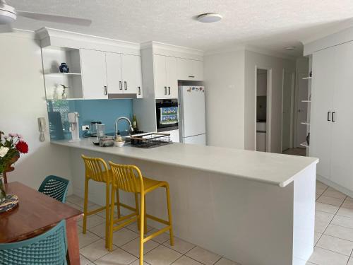 Torquay Apartment | Private and centrally located