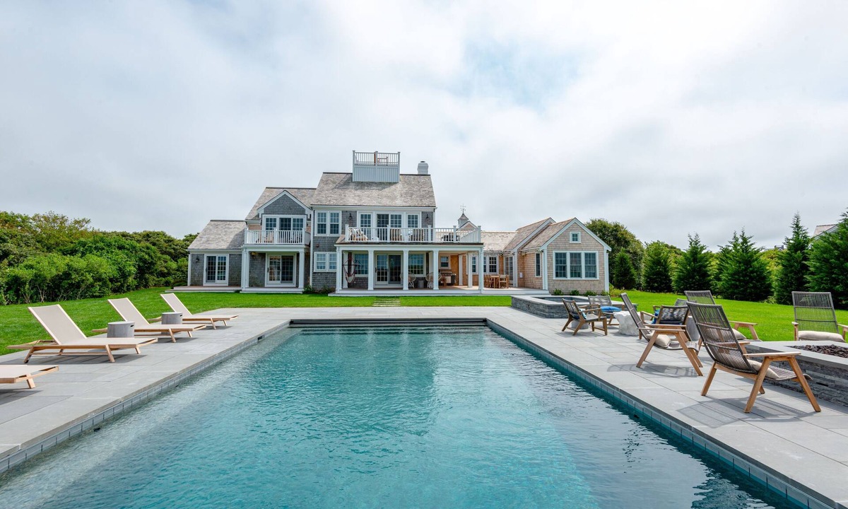 Shawkemo House | Private and Luxurious with Outstanding Water Views