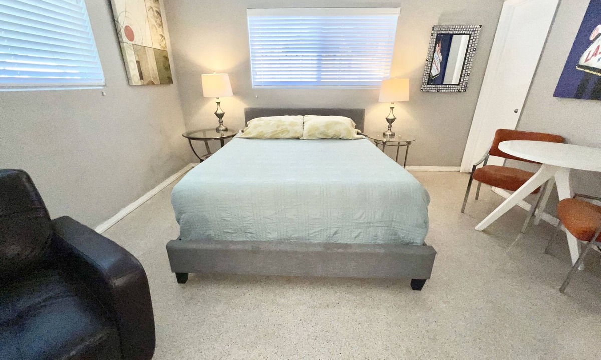Oakland Park Apartment | Private and Spacious Studio in great location