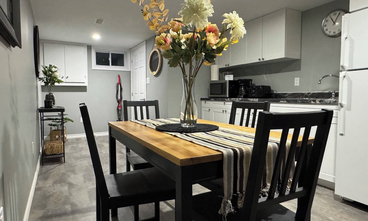 Sudbury Apartment | Private Apartment | Ideal for Business & Couples