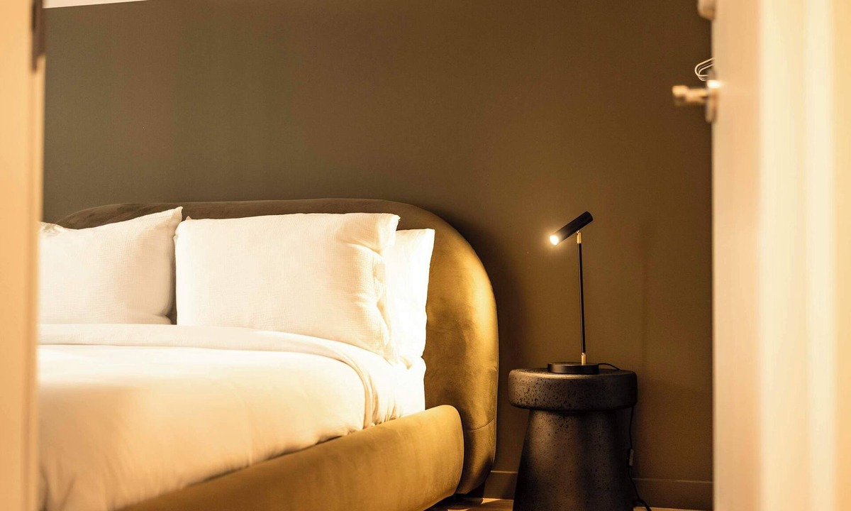 Plateau Mont Royal Apartment | Private Apartment-Hotel Bookout: 10 bed, private luxury ensuites ideally located