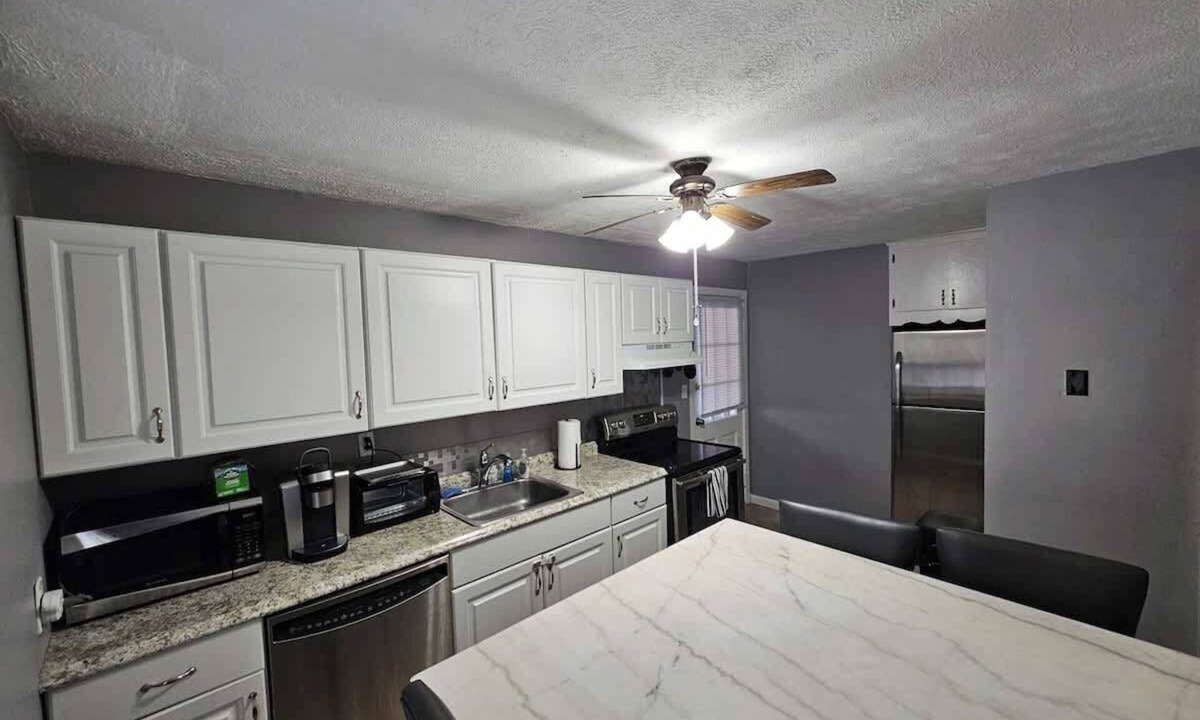 Kensington Condo | Private Apartment in Berlin