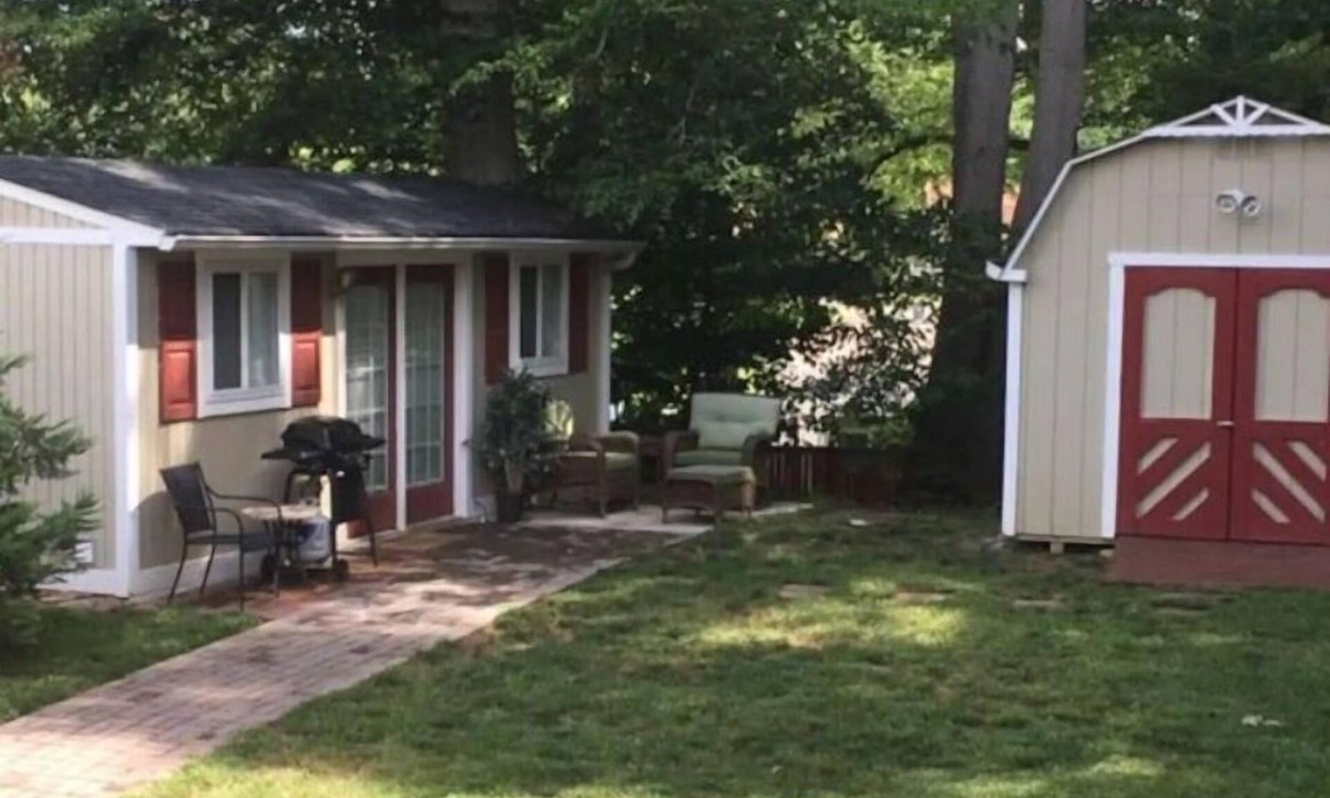 Groveton Apartment | Private Apt with backyard