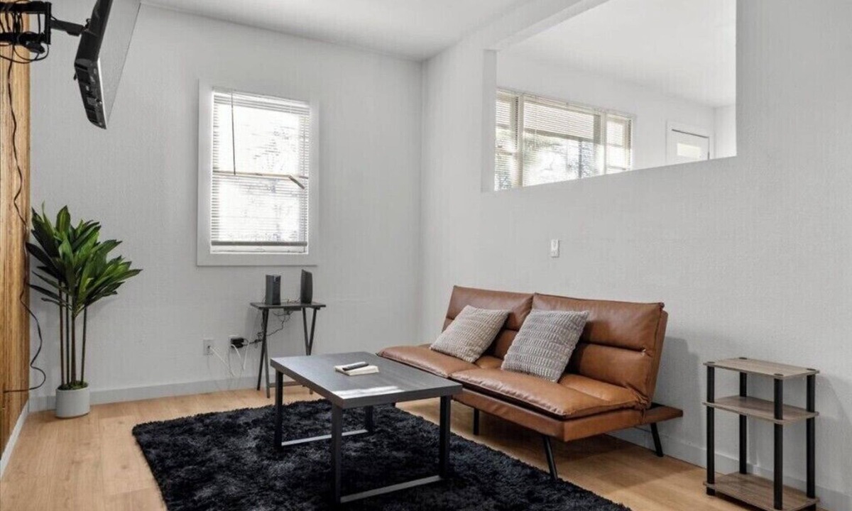 Cherrywood House | Private Austin Getaway - Near UT, Downtown, 6th St