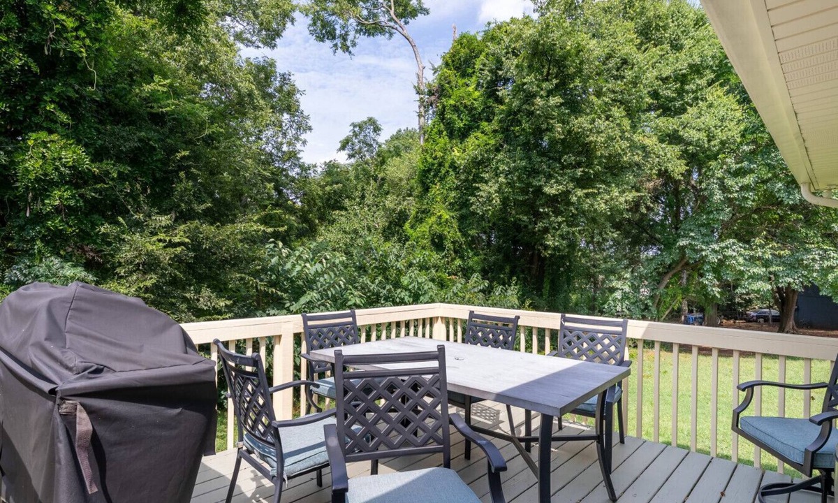 Shannon Apartment | Private Backyard Free Parking Grill Deck